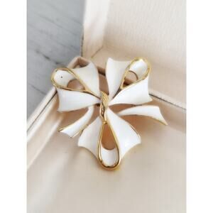 Vintage White and Gold-tone Bow-Tie Pin Brooch